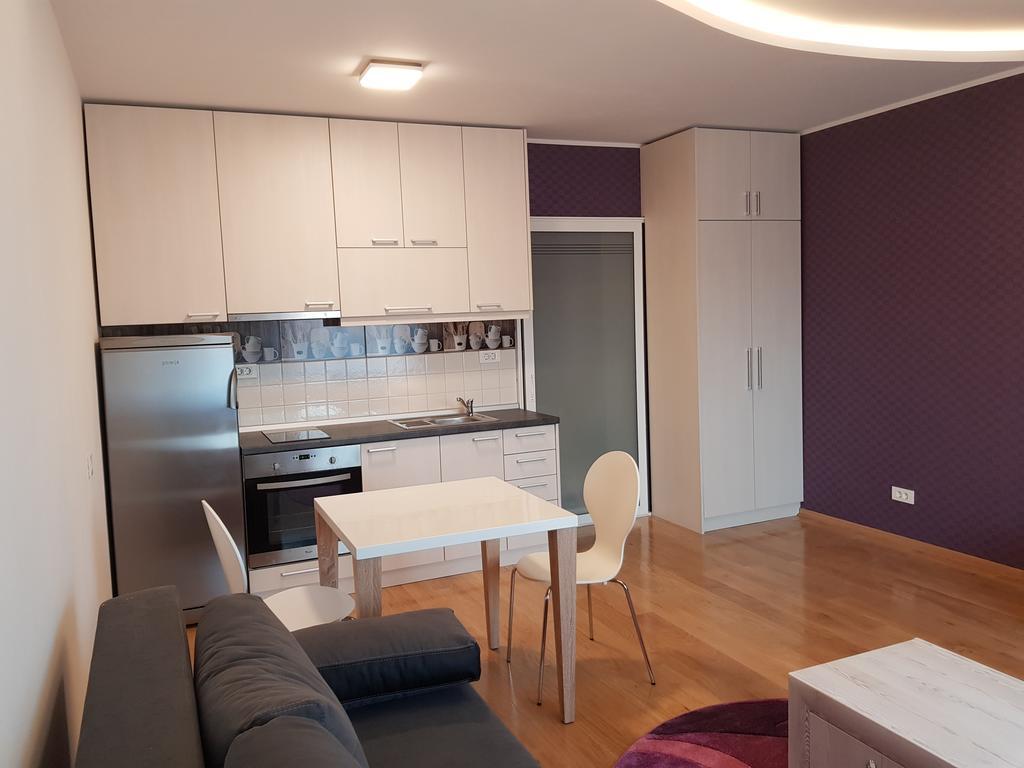 Sara - Modern Apartment In The City Center Novi Sad Bagian luar foto