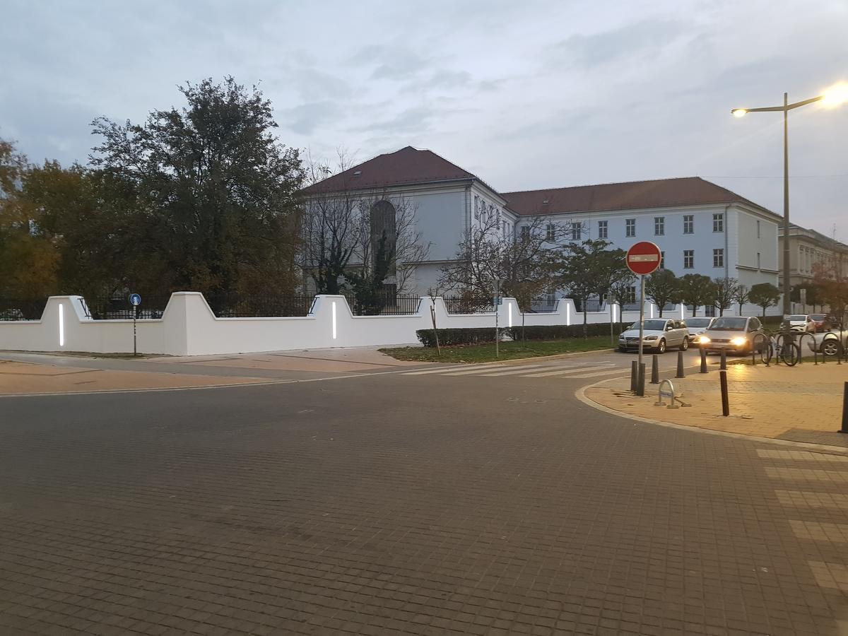 Sara - Modern Apartment In The City Center Novi Sad Bagian luar foto