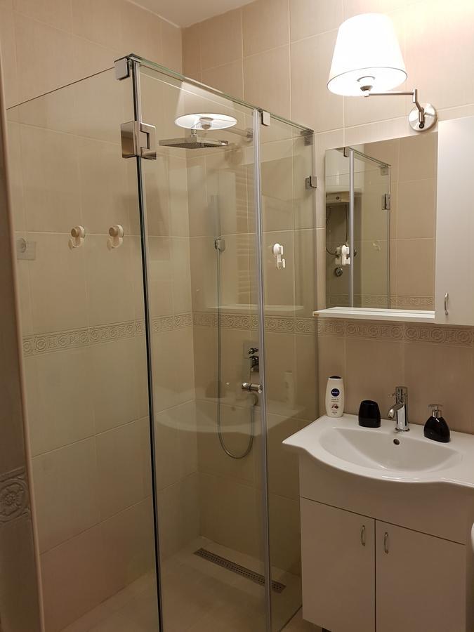 Sara - Modern Apartment In The City Center Novi Sad Bagian luar foto