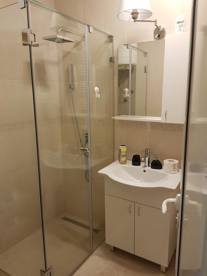Sara - Modern Apartment In The City Center Novi Sad Bagian luar foto