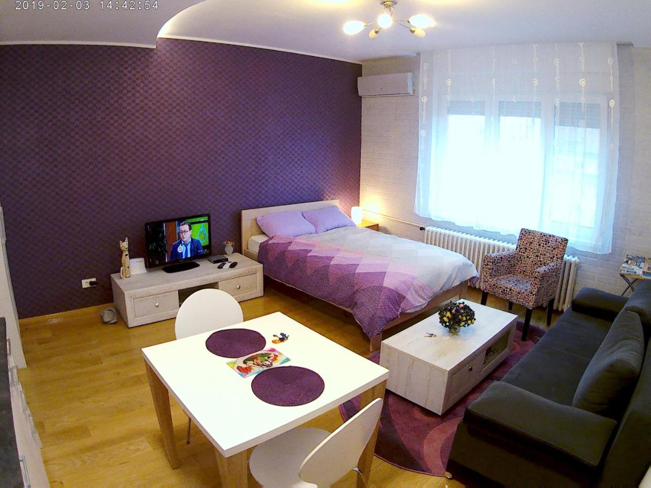 Sara - Modern Apartment In The City Center Novi Sad Bagian luar foto